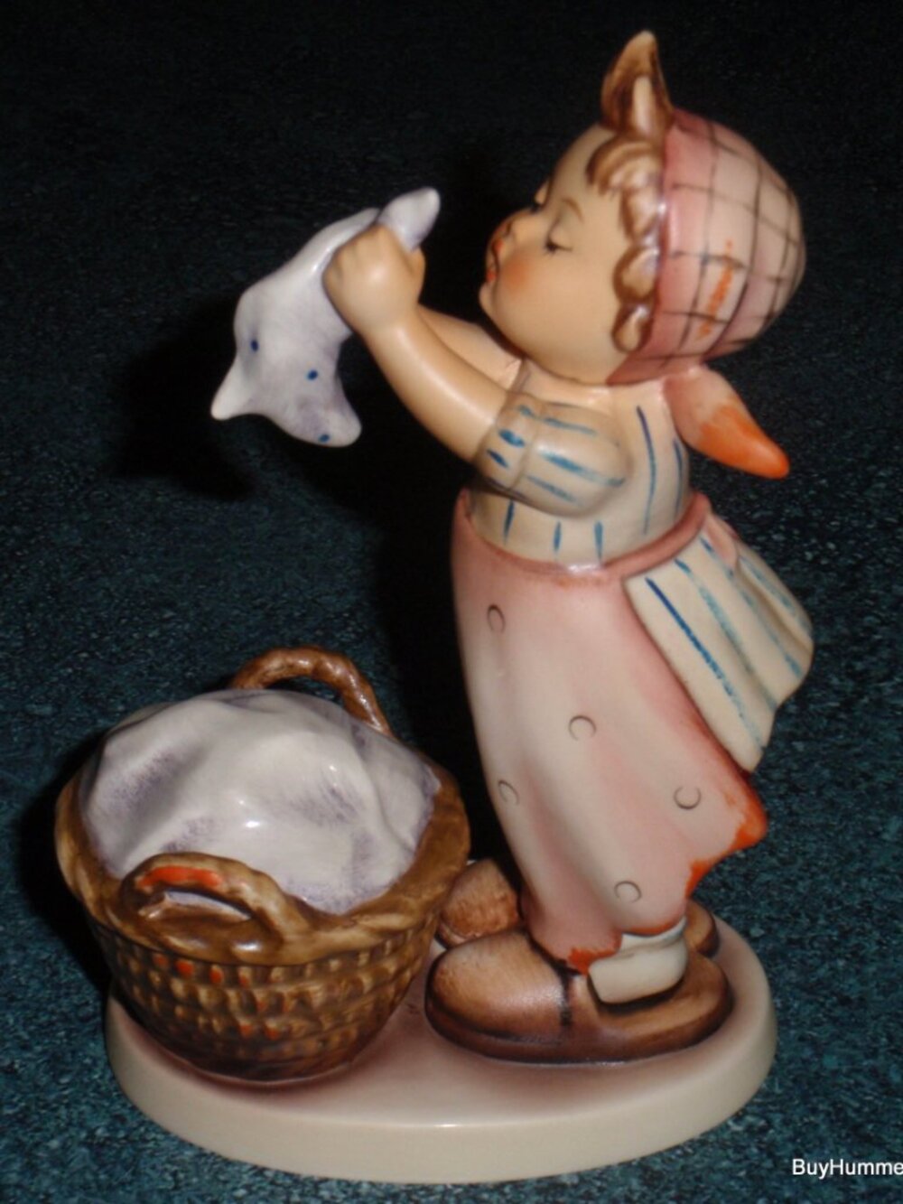 "Wash Day" Goebel Hummel Figurine #321 TMK5 Girl Hanging Clothes CHRISTMAS GIFT!